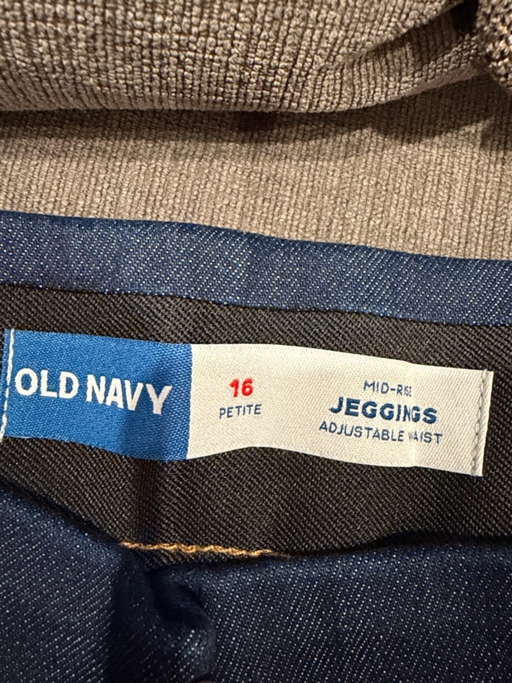 Old Navy Mid-Rise Jeggings - Size 16 Petite - NWT!!  skinny jeans women’s plus - Picture 3 of 4